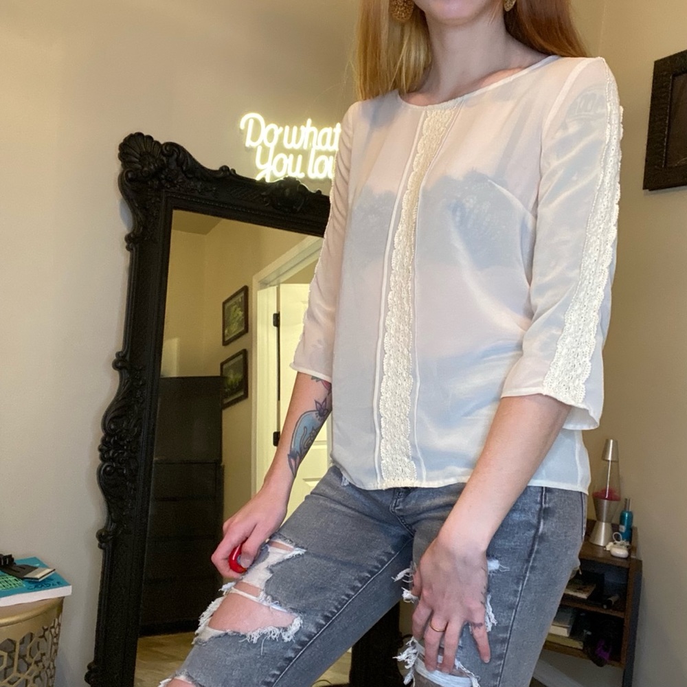 ANTHROPOLOGIE SHEER LACE BLOUSE BUTTON BACK